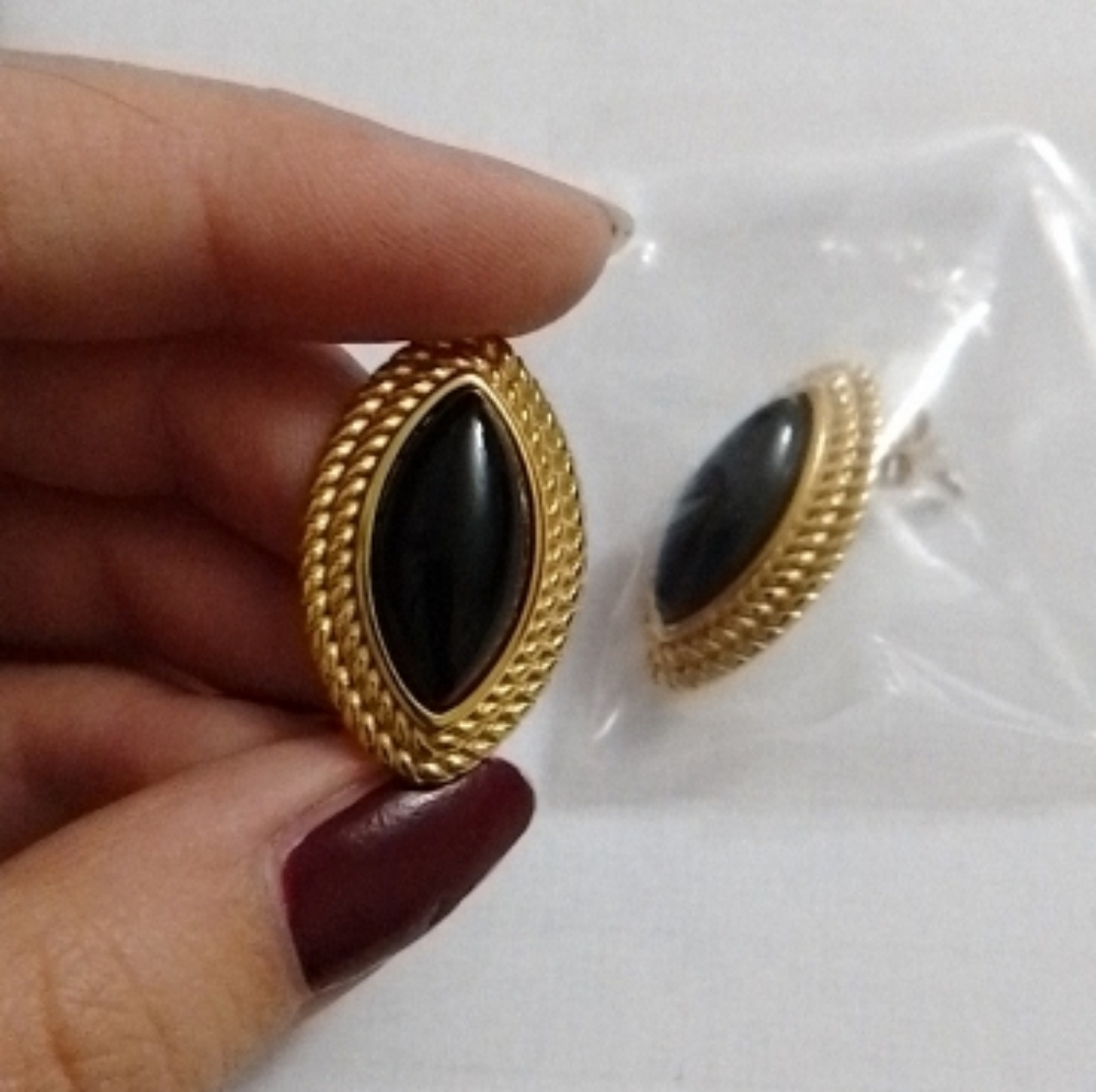 Nwt heaven mayhem like earrings - Picture 3 of 5